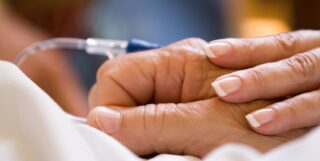 Ασθενήε λαμβάνει χημειοθεραπεία